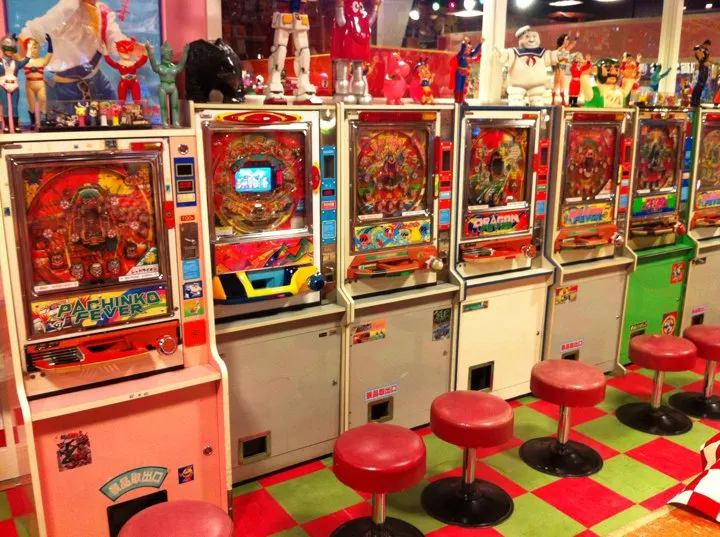 Maruhan Shinsekai interior